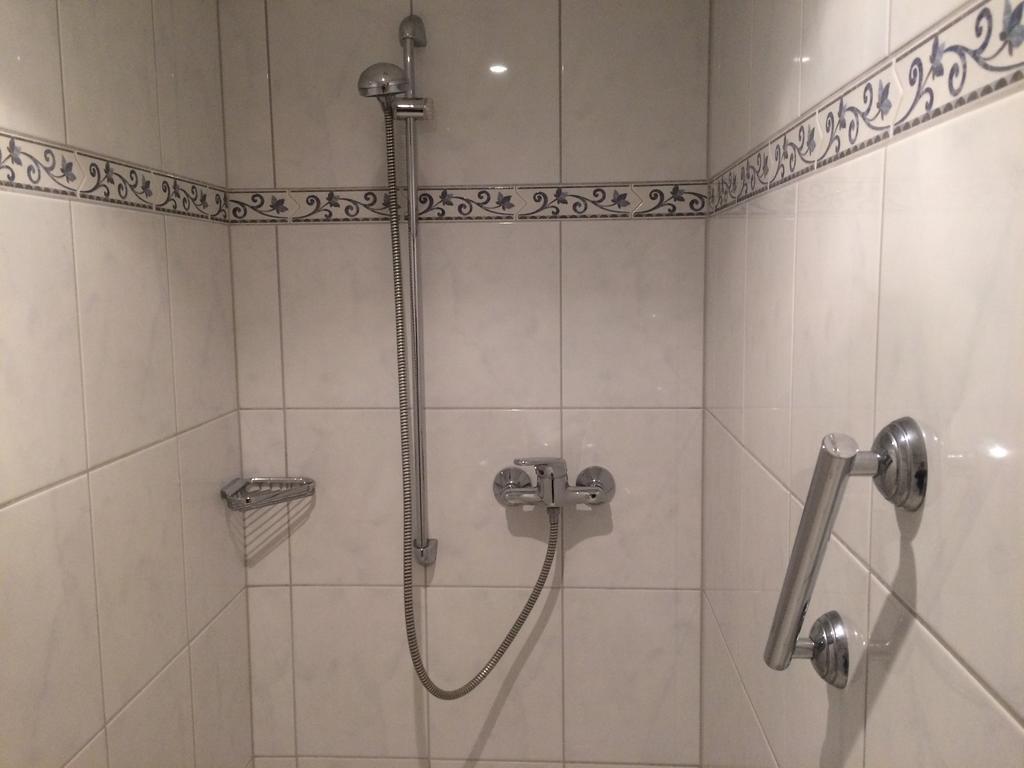 Moselhotel Lesura Lieser Ngoại thất bức ảnh